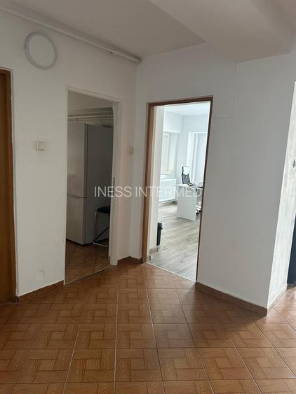 Unirii langa  Tribunalul nou - 2 camere+receptie - cu centrala proprie - etaj 2 - 6