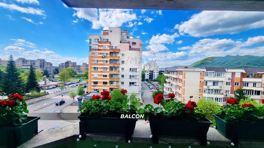 ULTRACENTRAL  DE VANZARE Apartament cu 3 camere - 14