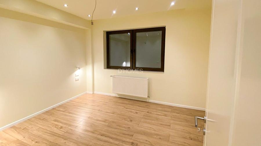 V&acirc;nzare vilă 8 camere | Grădină 500mp | 3 locuri de parcare - 14