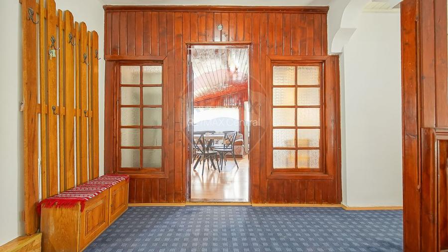 Vilă cu farmec istoric în Bușteni, pensiune sau locuință de vacanță! - 21