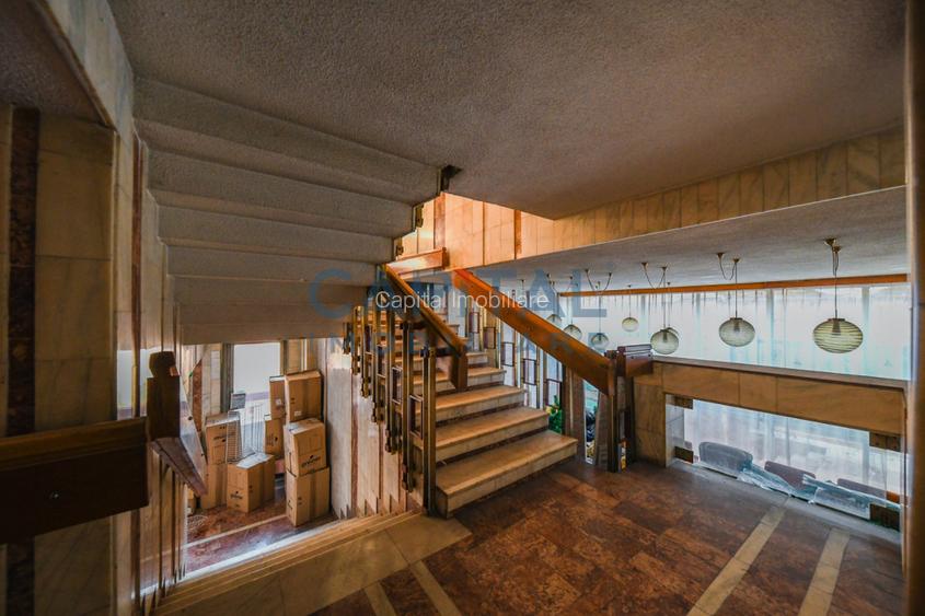 De vanzare Hotel, nefunctional, 70 camere + teren 3590 mp. - 10