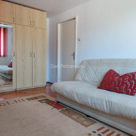 PROPRIETAR inchiriez garsoniera - 2