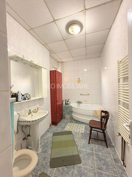 Vilă Spațioasă cu 5 Camere - 360.000 euro- Zona Girocului - 14