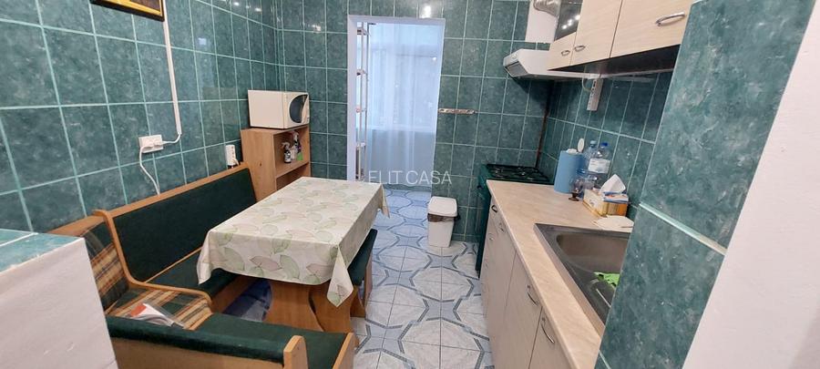 Apartament cu 3 camere, decomandat, zona Nicolina - 5