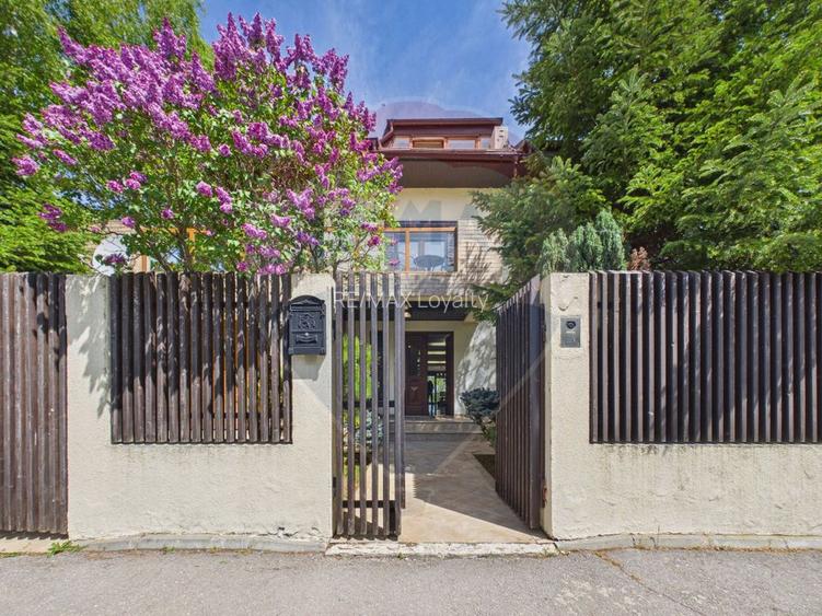 De vanzare Casă / Vilă cu 9 camere la lac cu piscina - 4