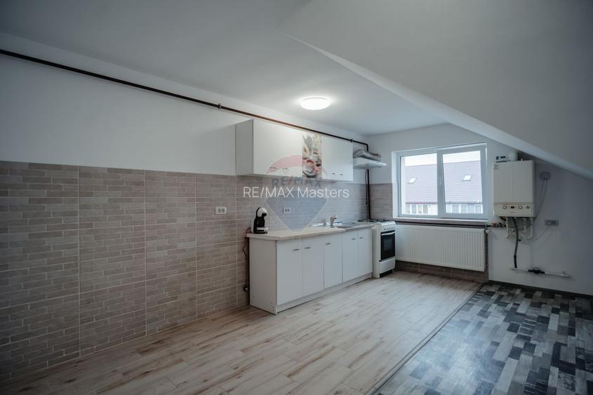 Apartament cu 3 camere de vânzare în zona Burdujeni - 2