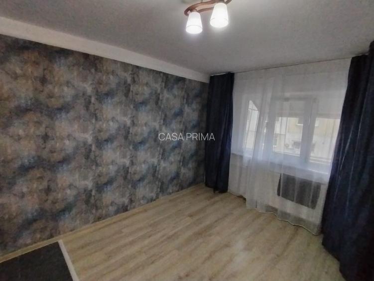 Camera Camin 16mp Frumoasa-Poitiers ! Etaj intermediar 3/4 - 3