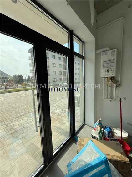 Spatiu comercial cu 3 locuri de parcare in complexul Smarald - 9