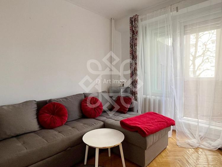 Apartament cu 3 camere de inchiriat pe bld. Stefan cel Mare - 15