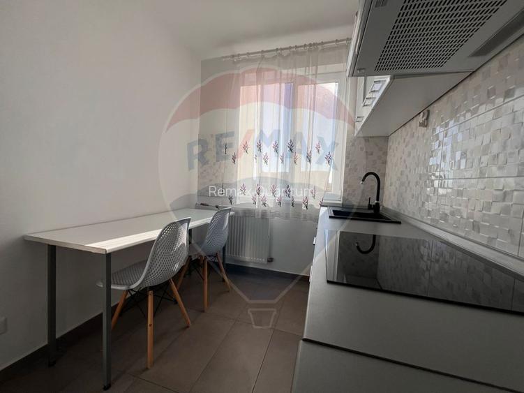 De închiriat apartament cu 2 camere în zona Nufarul - 3