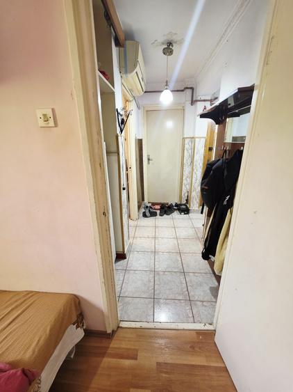 Apartament 3 camere, decomandat, etaj 2, zona Baraolt