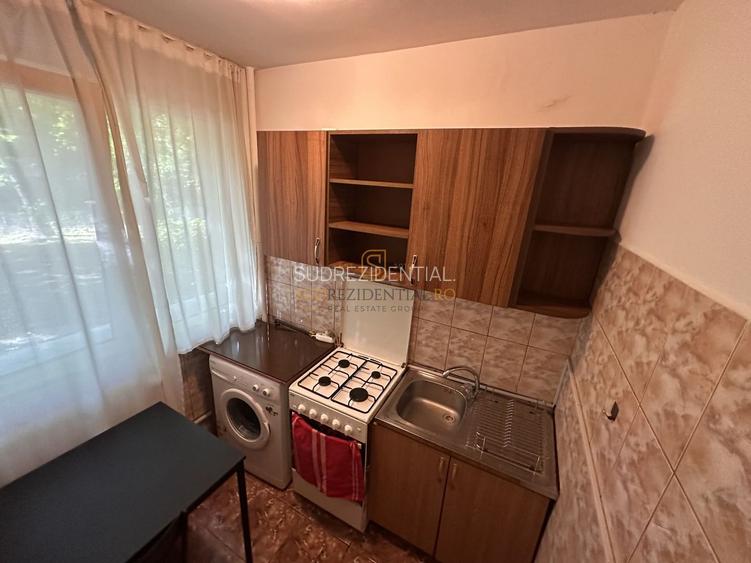 Garsonieră zona Turnu Măgurele – Metrou Apărătorii Patriei, Sector 4 - 4