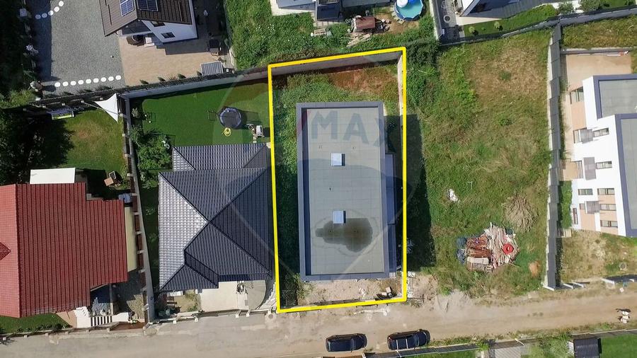 De vanzare duplex modern cu 4 camere, gradina si garaj, Baciu (Petrom)