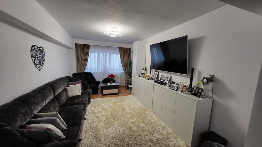 Apartament 4 camere mai sus de Stadion