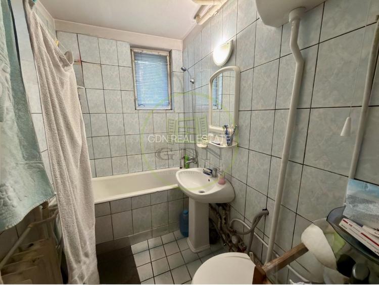 Apartament 3 camere, cartier Rovine, zona Borcanul cu miere - 4
