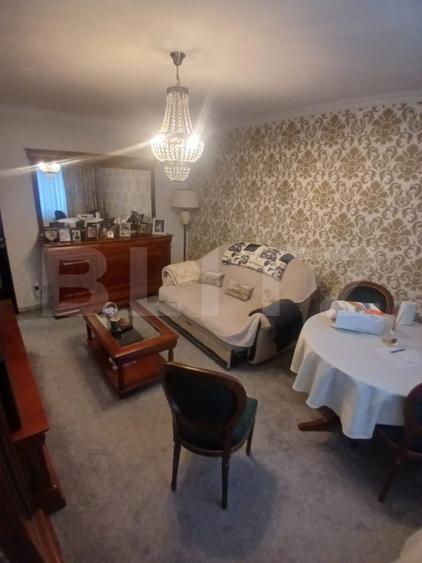 Apartament de vanzare, cu 2 camere, decomandat, zona Visani