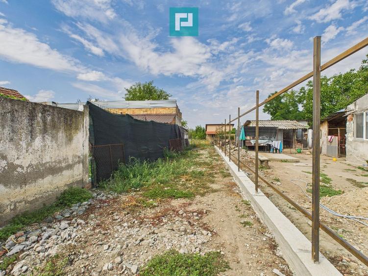 Casă cu 2 camere și teren în Gai