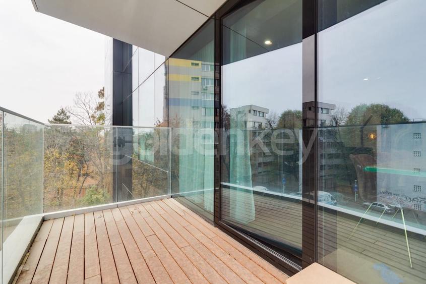 Apartament ultra-finisat cu 3 camere | 2 bai | parcare si 8mp terasa