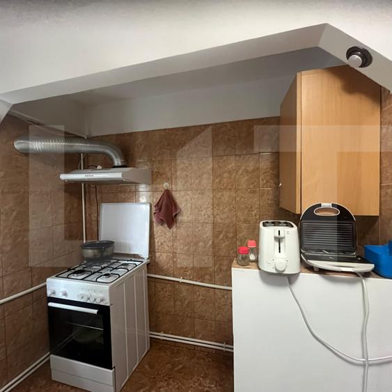Apartament de 3 camere, zona Stejari