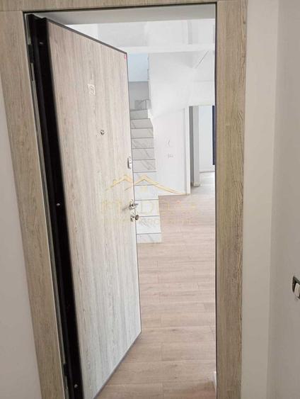 Sediul Ideal de Firmă: Duplex 4 Camere | 4 Terase Mari (70mp)| Parcare| Crângasi