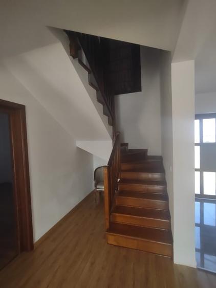 Casa individuala 4 camere în Săcalaz de închiriat