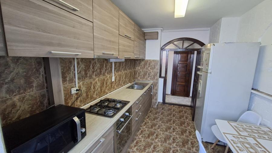 De inchiriat apartament 3 camere, Tg. Mures, Ultracentral