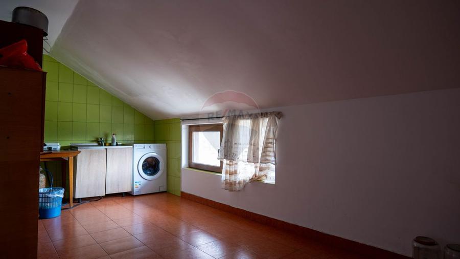 Vânzare imobil cu funcțiune mixtă casa si restaurant - Ungureni - DB