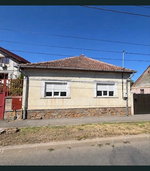 Casă de vânzare - zona Sega
