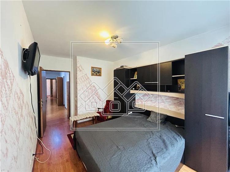 Ap decomandat, 3 camere, 2 bai, parcare subterana - Terezian