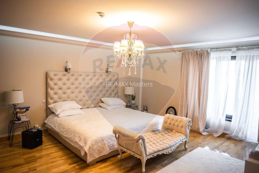 Casă / Vilă de lux cu 6 camere de vânzare în Șcheia, Suceava - 16
