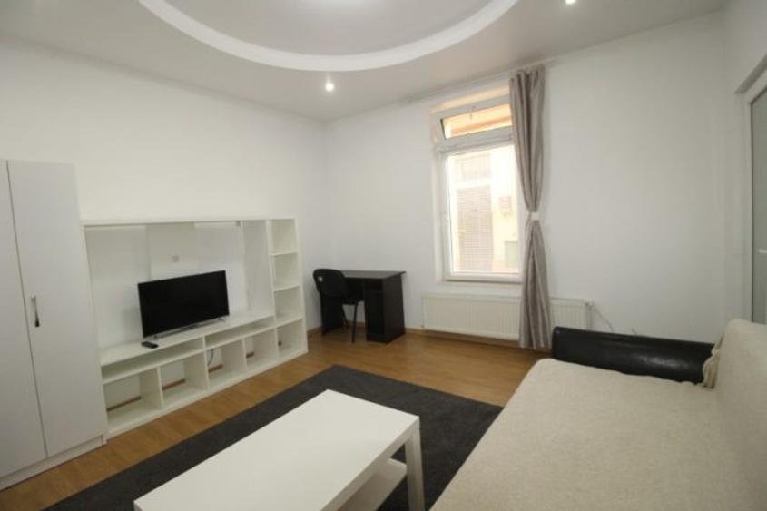 Inchiriere apartament 2 camere, vila, Romana