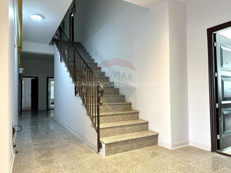 Apartament cu 3 camere Comisia Centrala - 15