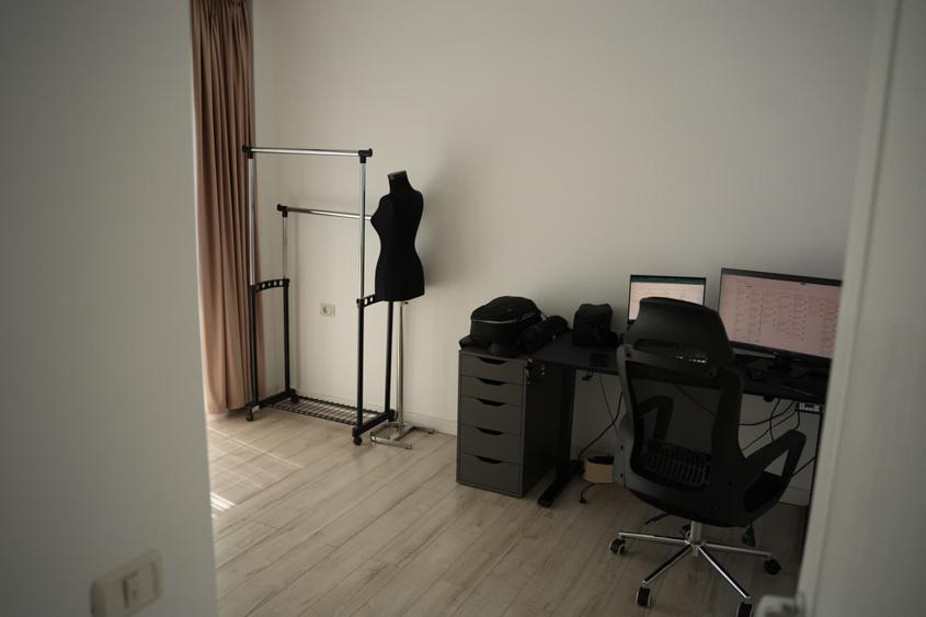 Apartament de vanzare, 3 camere, semidecomandat, 67 mp, Valea Adanca