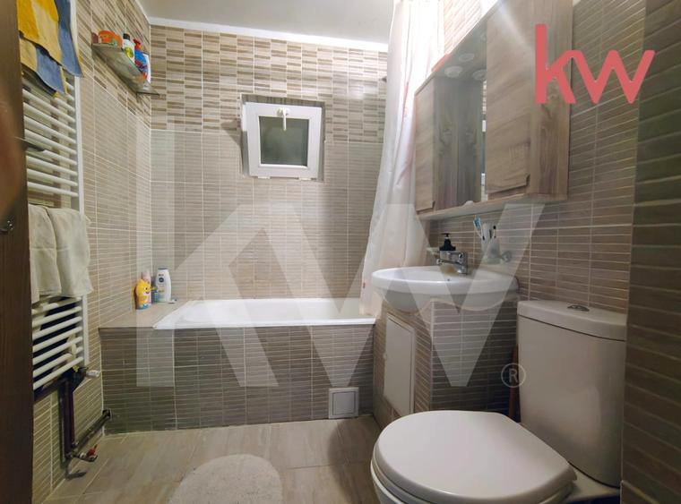 Apartament generos 3 camere, 1 Mai