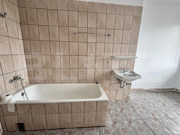 Casă de vânzare – oportunitate excelentă pentru investiție - 12
