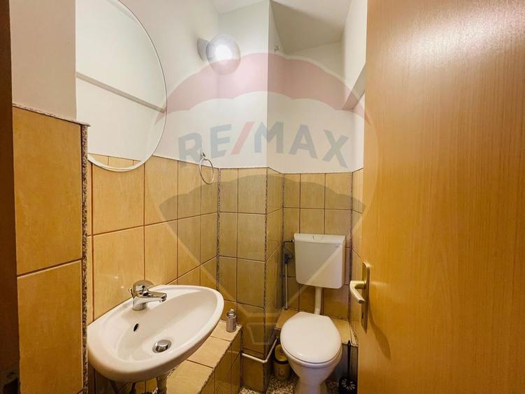 Apartament cu 3 camere de închiriat în zona Turnisor