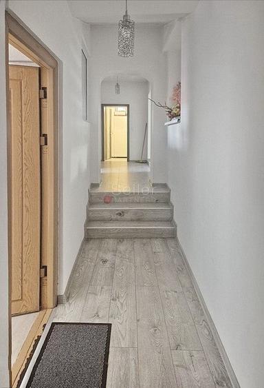 Casa Formata Din Doua Apartamente