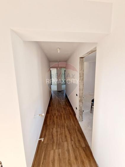 Casă / Vilă cu 8 camere de vânzare în zona Balaur - 33