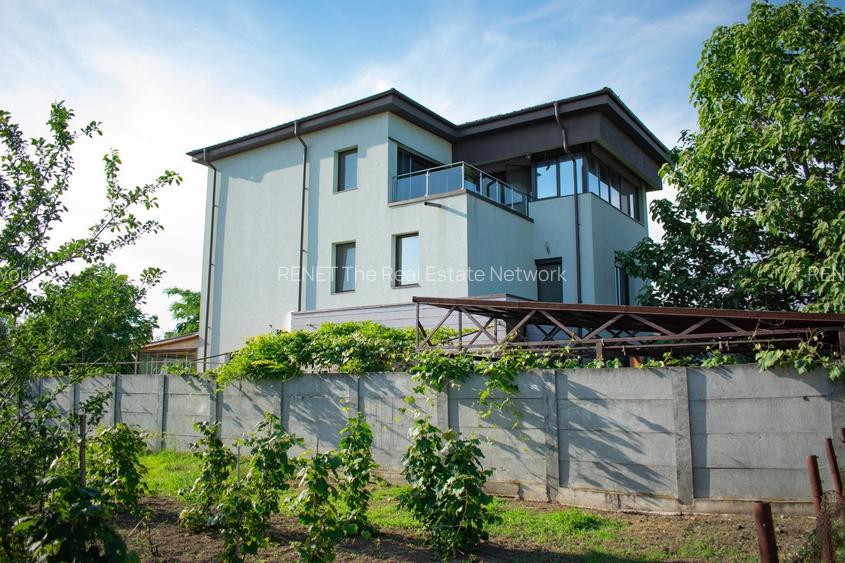 VILA Darza -350 mp utili \ 700 mp teren\ 6 camere\4 bai -278000 E negociabil - 2