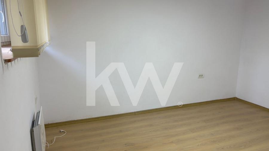 De inchiriat, apartament la casa, cu 3 camere, pretabil pentru afacere!