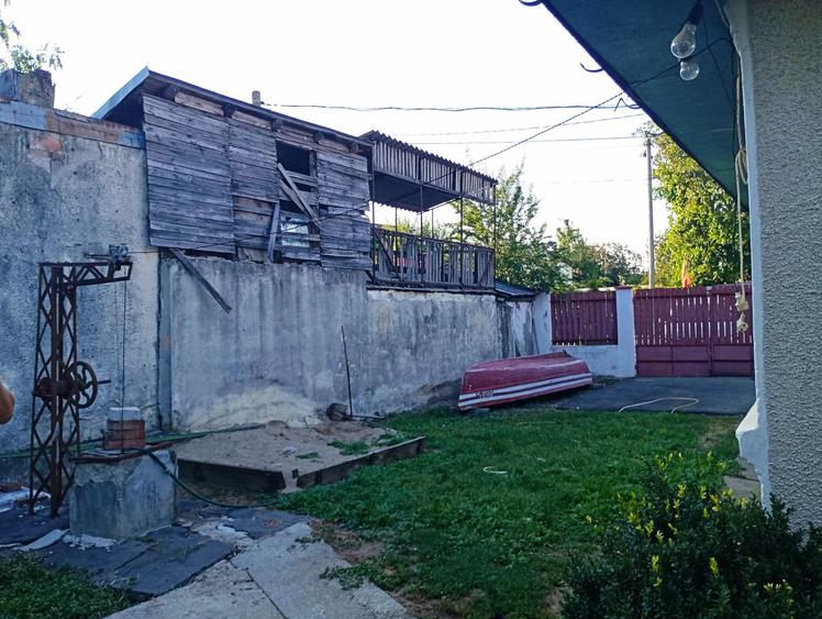 Casa cu 4 locuri de parcare ghermanesti (snagov)