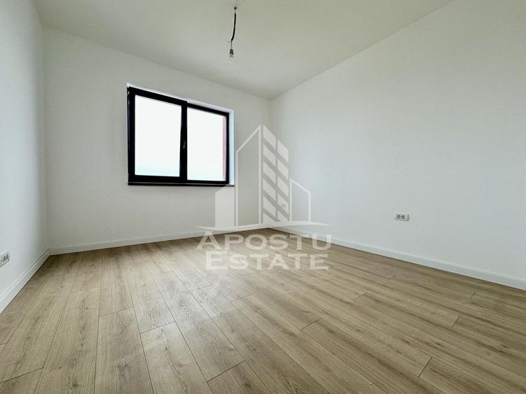 Apartament cu 3 camere, 2 balcoane, pod propriu in Giroc