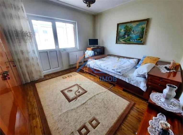 Vanzare Apartament 3 camere 2 bai 13 Septembrie - Novaci