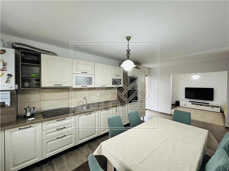 Ap cu 3 camere, 2 bai, gradina si loc de parcare - C. Arhitectilor