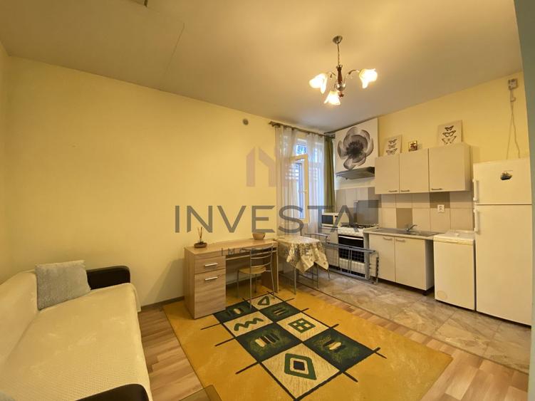 Garsoniera in casa de inchiriat cu loc de parcare, Intre Lacuri