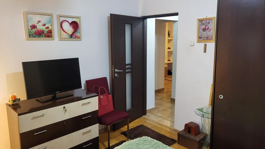 Apartament 3 camere cu balcon inchis, situat la et. 3/3 in Focsani, jud. Vrancea