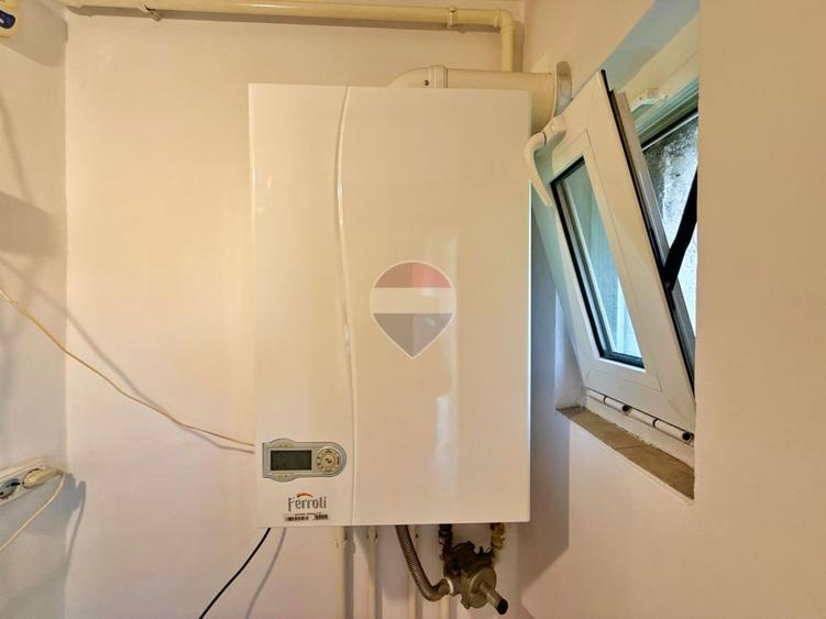 Apartament decomandat cu 3 camere, 2 balcoane și boxă