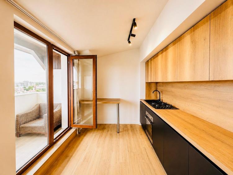 Apartament cu 3 Camere | 90 mp Utili | 2 Parcări | Complet Renovat |