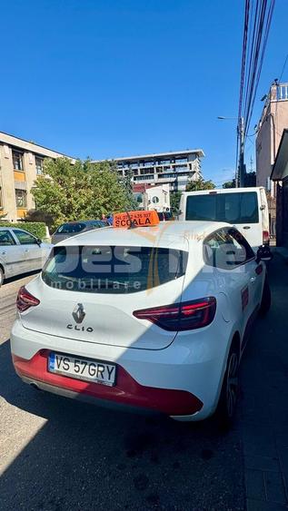 Afacere la cheie - scoala de soferi - 17 vehicule