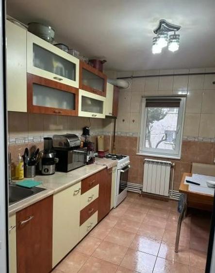 APARTAMENT 3 CAMERE DECOMANDAT CONFORT 0 ZONA CET